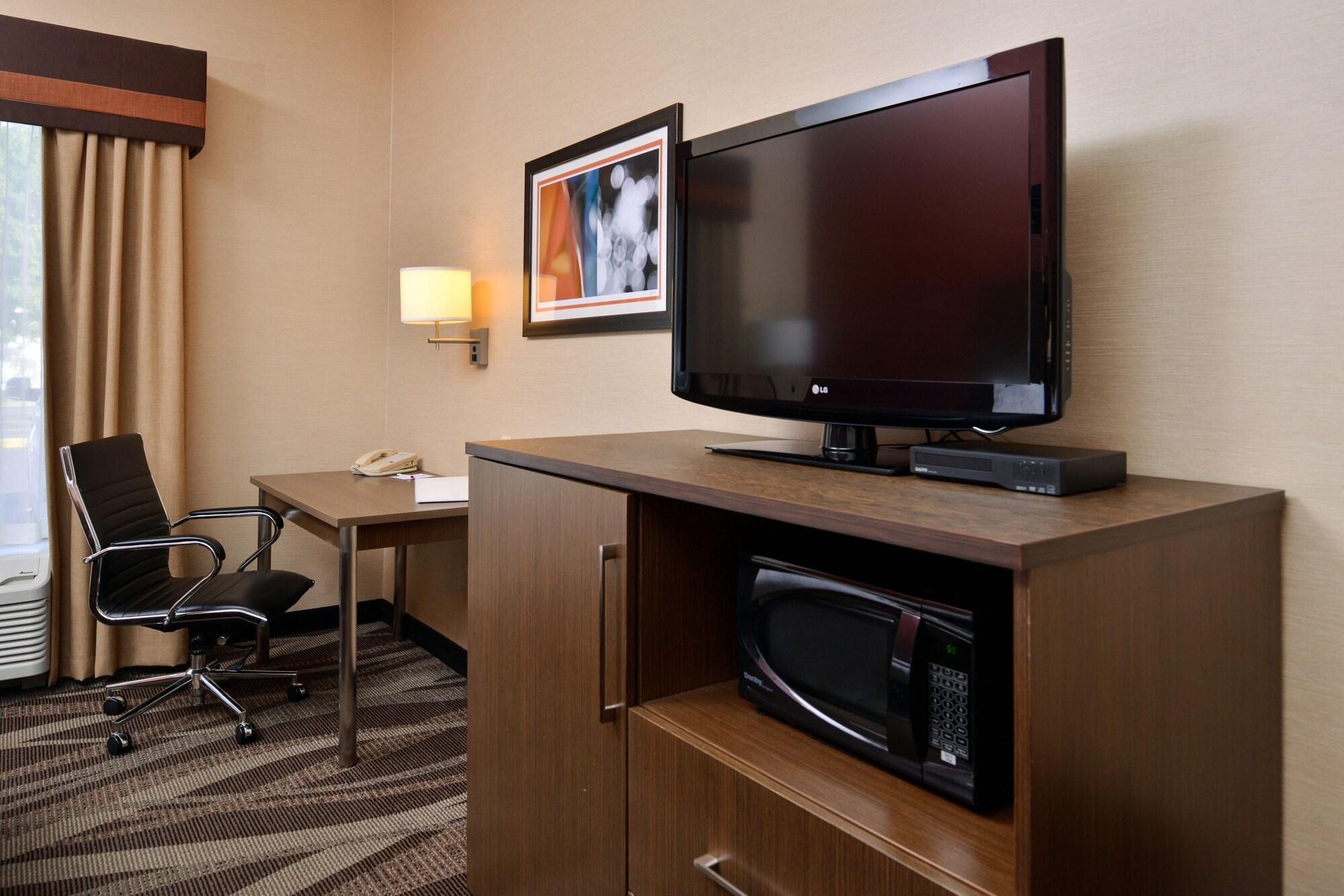 Best Western Plus University Inn Olean Bagian luar foto
