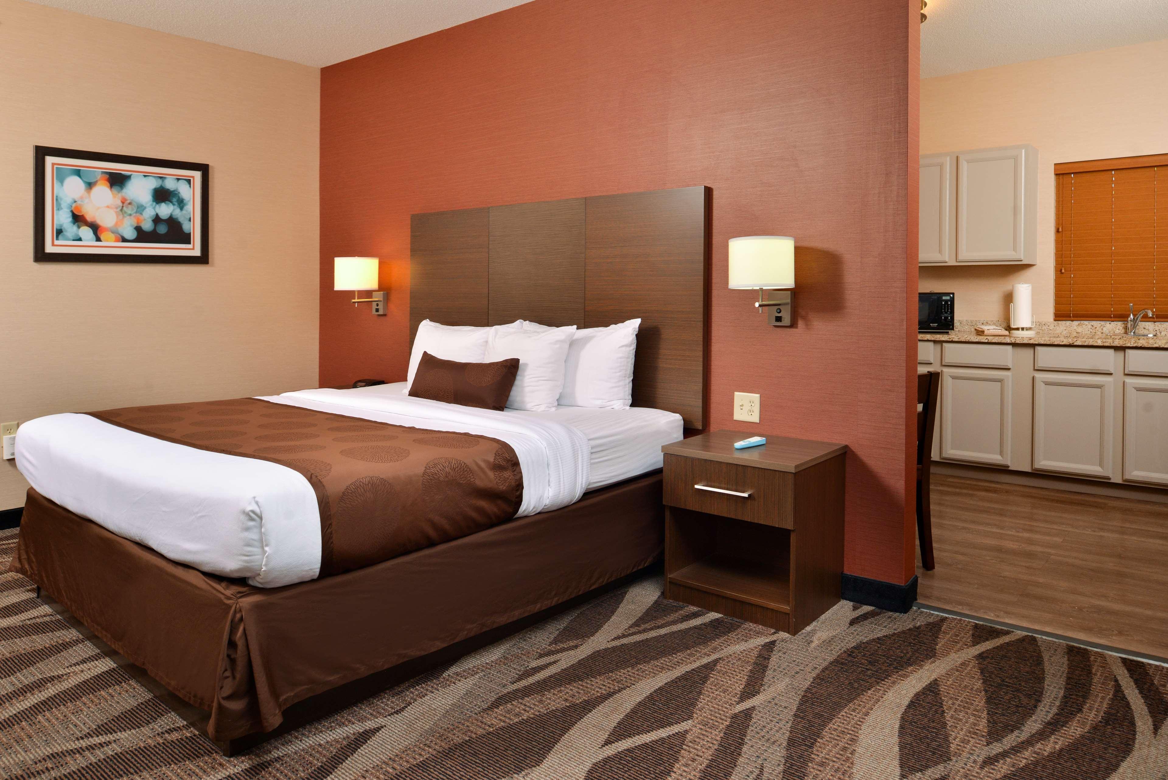 Best Western Plus University Inn Olean Bagian luar foto