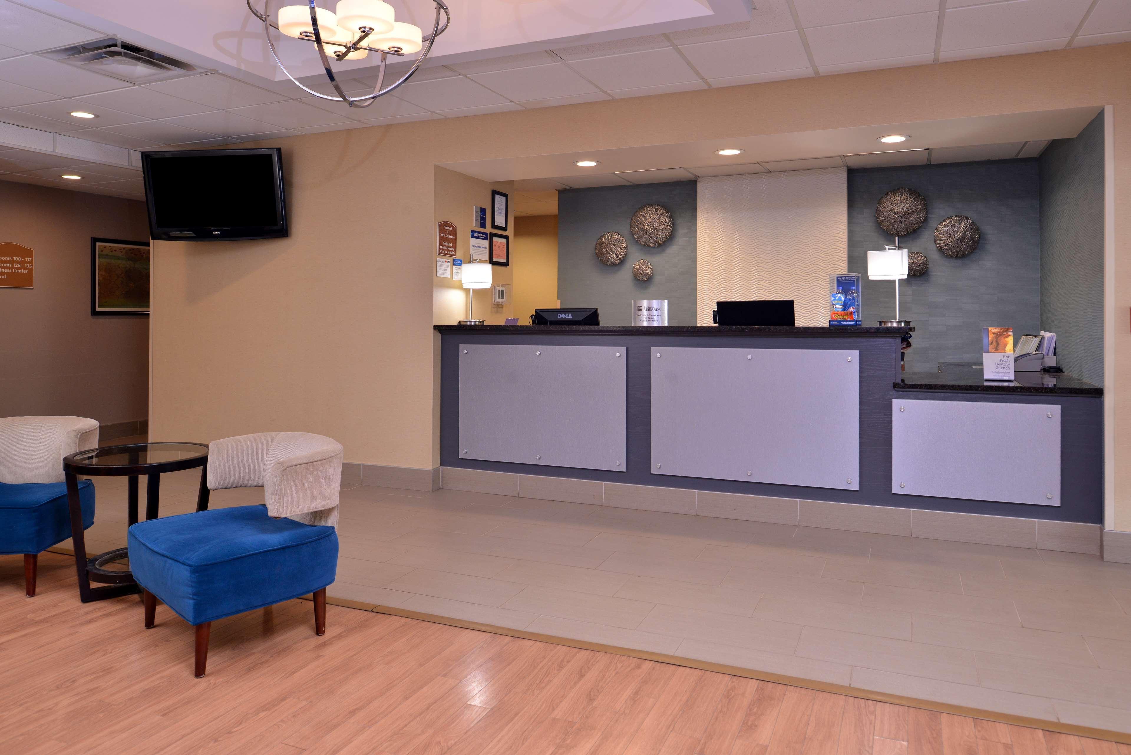 Best Western Plus University Inn Olean Bagian luar foto
