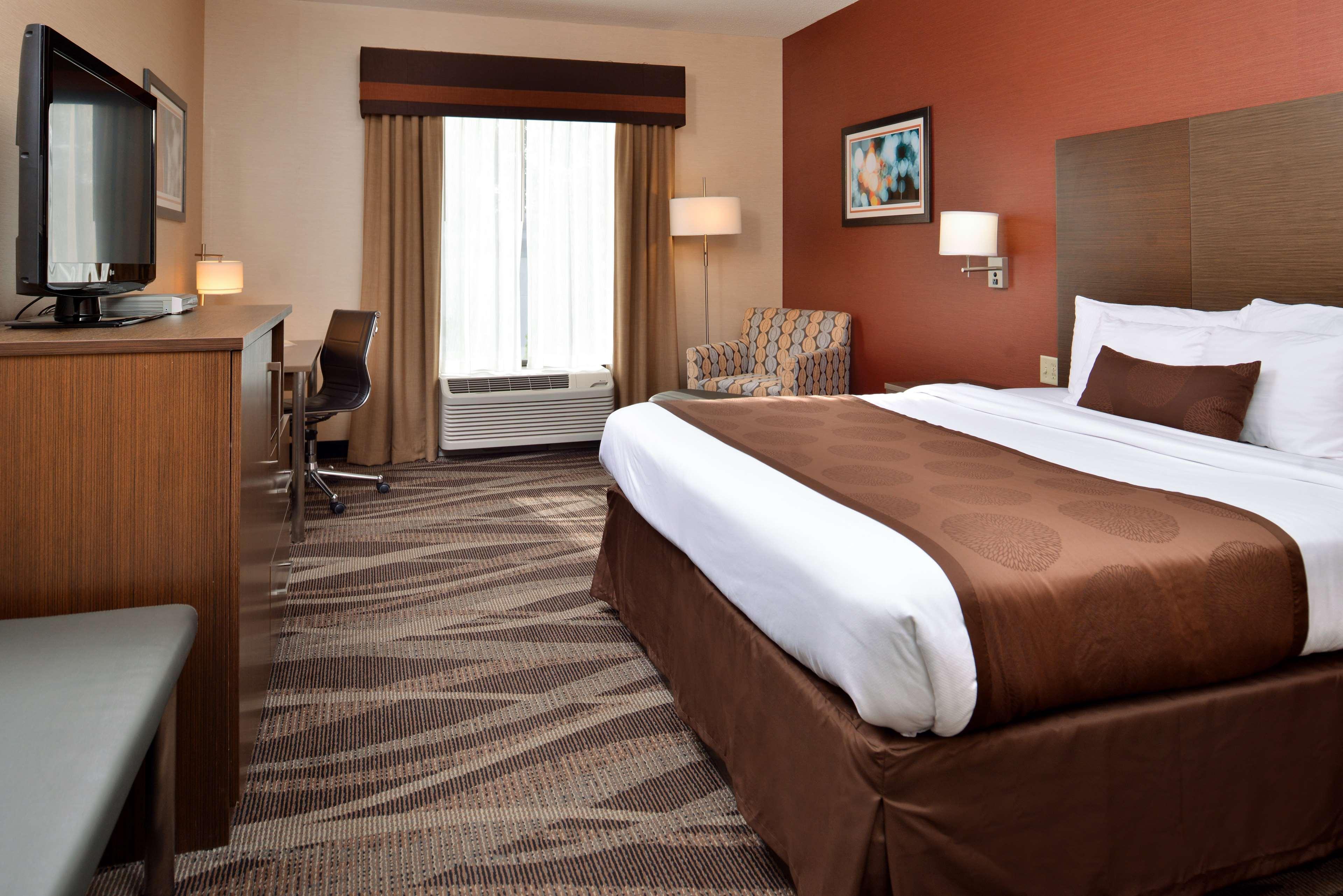 Best Western Plus University Inn Olean Bagian luar foto