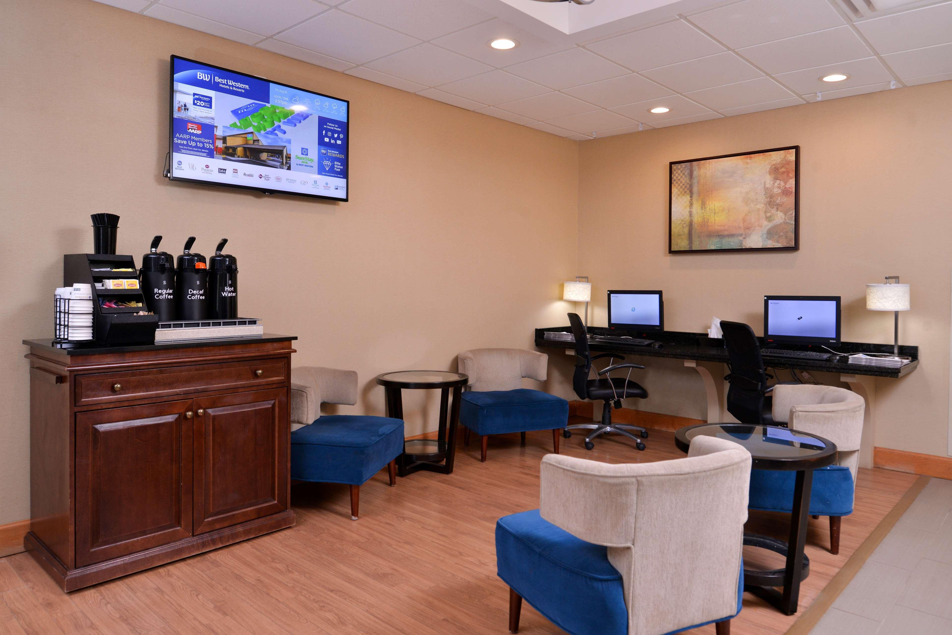 Best Western Plus University Inn Olean Bagian luar foto