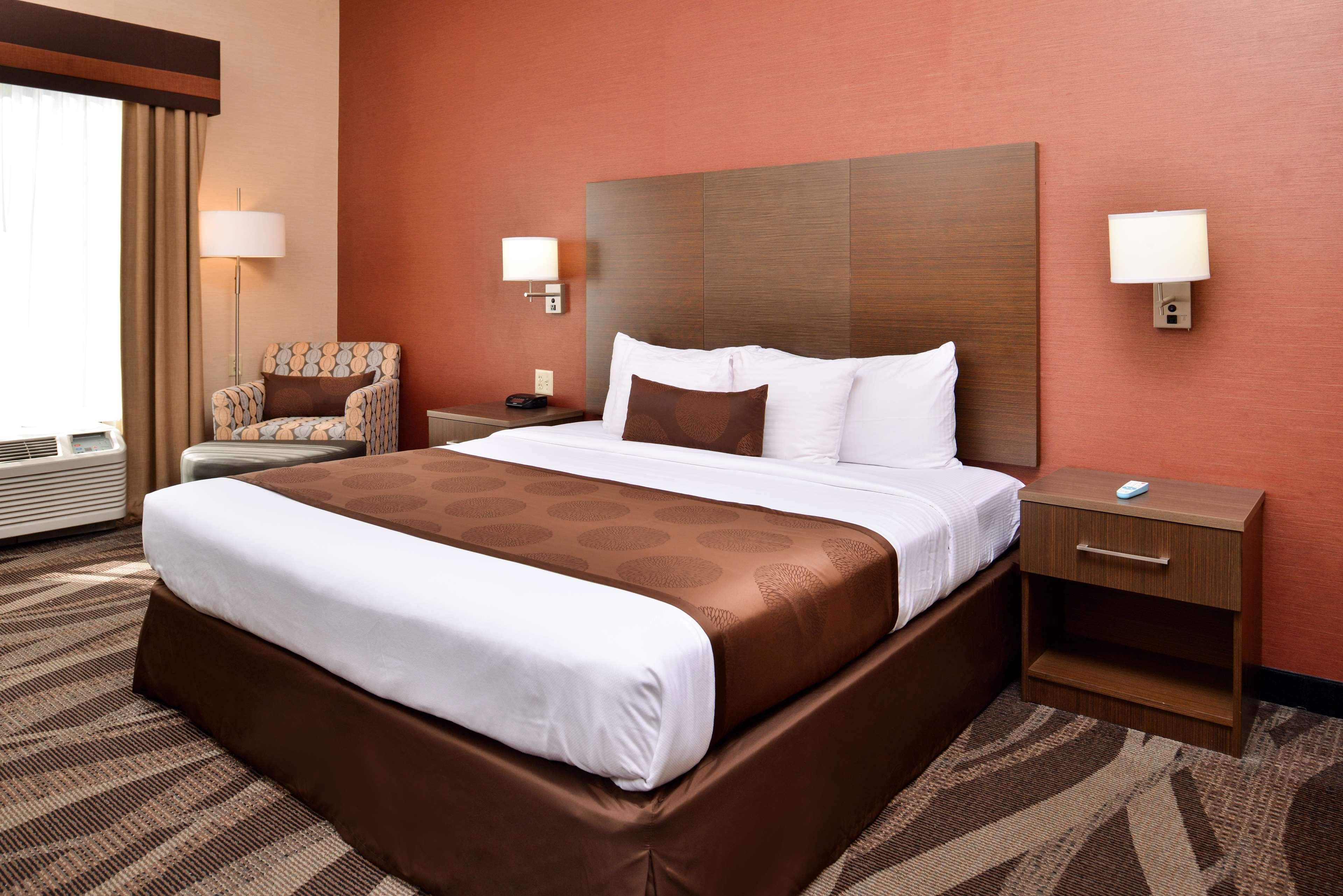 Best Western Plus University Inn Olean Bagian luar foto